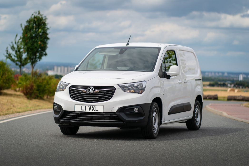 Video Review: Vauxhall Combo Cargo L2 Diesel 2300 1.5 Turbo D 100ps H1 Dynamic Van [6 Speed]