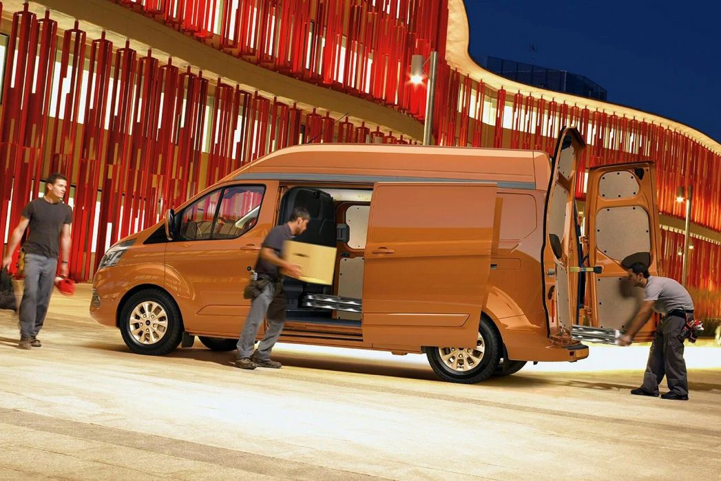 Image 5: Ford Transit Custom 260 L1 Diesel FWD 2.0 EcoBlue 105ps Low Roof Leader Van