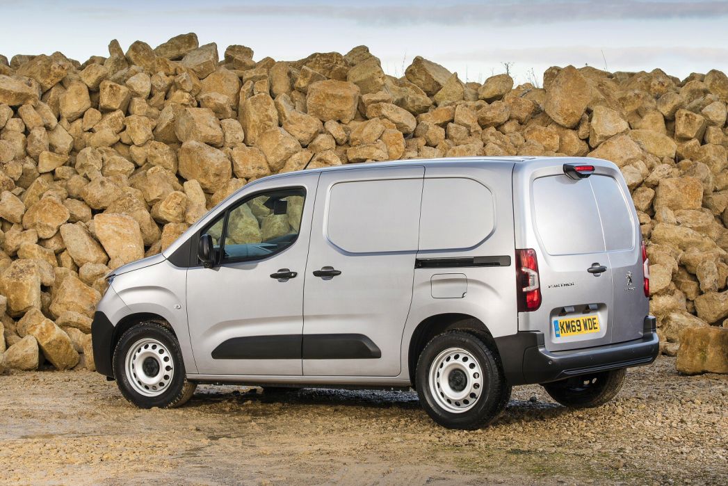 Image 3: Peugeot Partner E-Partner Standard 800 100kW 50kWh Asphalt Premium Van Auto