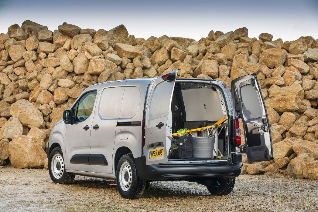 Image 6: Peugeot Partner E-Partner Standard 800 100kW 50kWh Asphalt Premium Van Auto