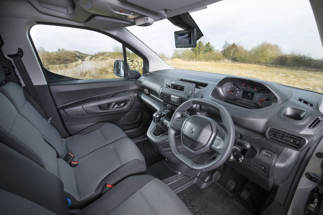 Image 3: Peugeot Partner Standard Diesel 1000 1.5 BlueHDi 100 Professional Prem Van [6 Spd]