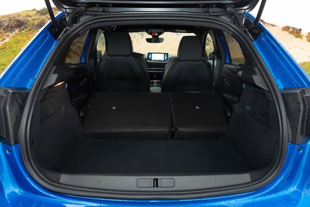 Image 5: Peugeot 208 E-208 Electric Hatchback 100kW Allure Premium 50kWh 5dr Auto