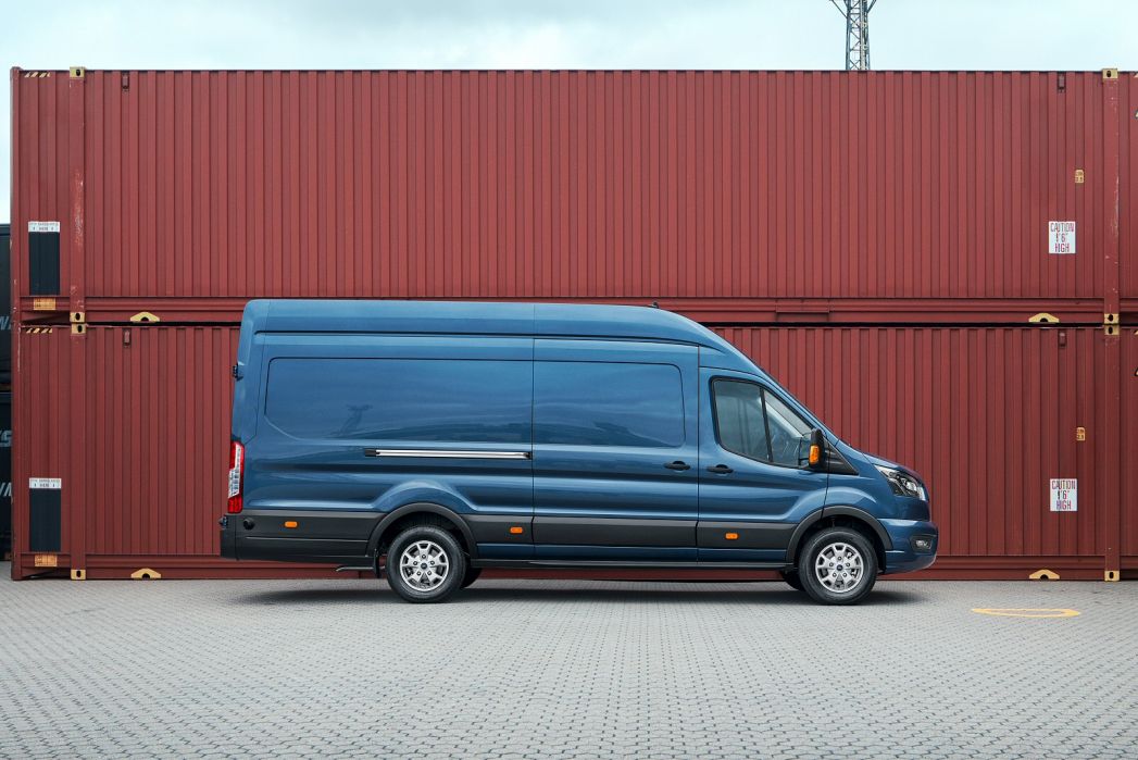 Image 3: Ford Transit 350 L2 Diesel AWD 2.0 EcoBlue 130ps H3 Leader Double Cab Van