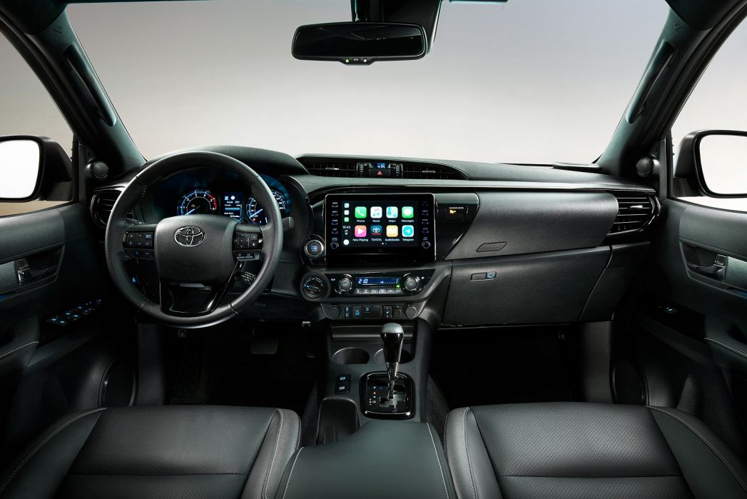Image 3: Toyota Hilux Diesel Active Extra Cab Pick Up 2.4 D-4D