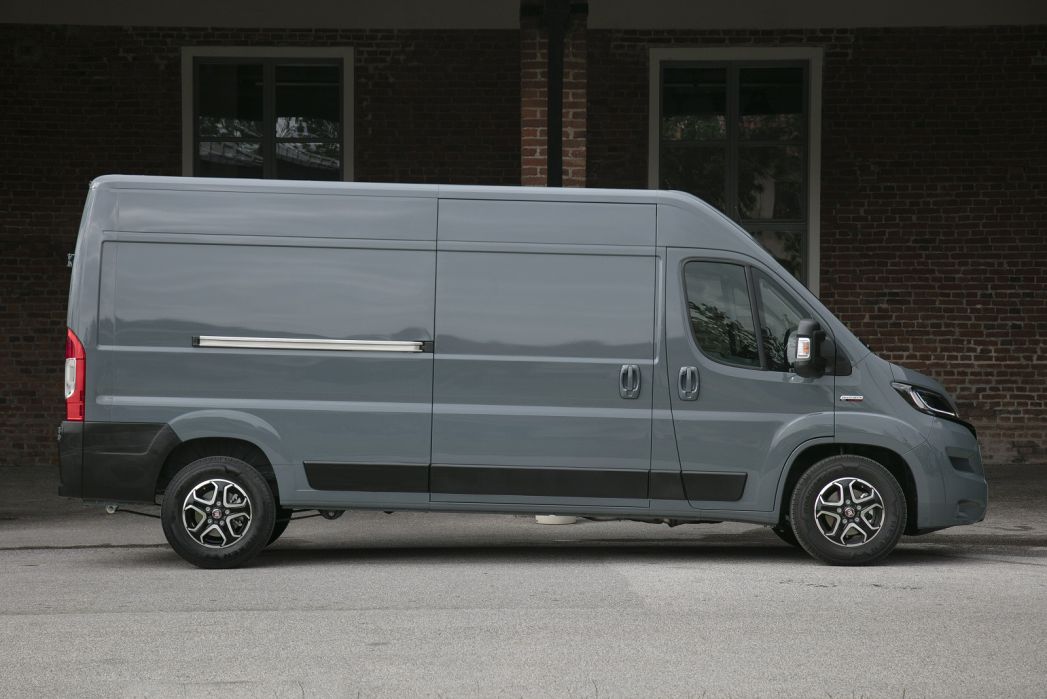 Image 4: Fiat Ducato 42 Maxi MWB Diesel 2.2 Multijet Business Edition Chassis Cab 180 Pwr