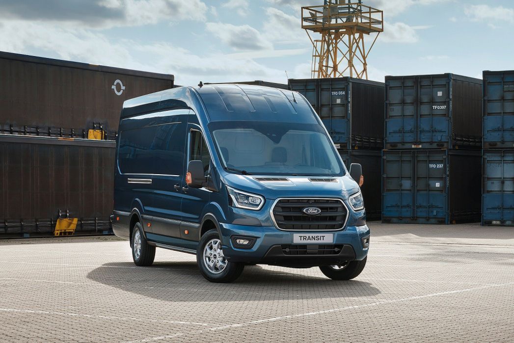 Image 2: Ford Transit E-Transit 350 L4 RWD 135kW 68kWh Chassis Cab Auto