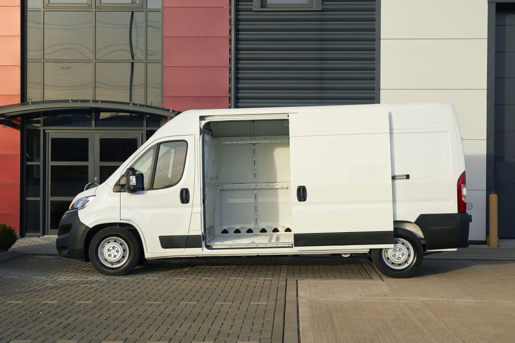 Image 4: Citroen Relay E-Relay 35 Heavy L3 88kW 75kWh Chassis Cab Enterprise Auto
