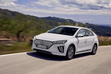 Video Review: Hyundai Ioniq Electric Hatchback 100kW Premium 38kWh 5dr Auto