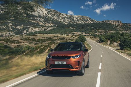 Video Review: Land Rover Discovery Sport Diesel SW 2.0 D200 R-Dynamic SE 5dr Auto [5 Seat]