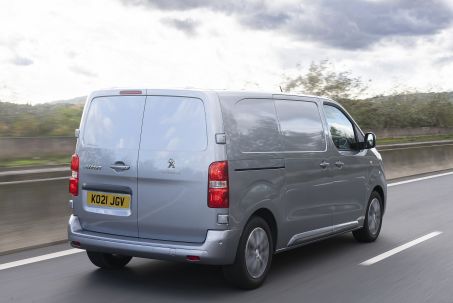 Video Review: Peugeot Expert Standard Diesel 1400 2.0 BlueHDi 145 Professional Premium Van